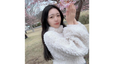 FC2-PPV-4384181 첫 촬영 및 얼굴공개!  - - !  - - 3일 한정!  - - !  - - 국립대에 다니고 카페에서 일하는 현직 ◯여자◯ 여대생 미녀는 검은 머리에 겸손하지만 실제로는 강한 성욕을 갖고 있다!  - - !  - - 청초한 틈새와 수치심, 진지한 국물에 휩싸인 채 2번 연속 이카!  - - !
