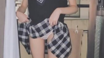 FC2-PPV-3954496 대학 입시를 앞두고 채무자의 집에 침입한 영상 2개 요약
