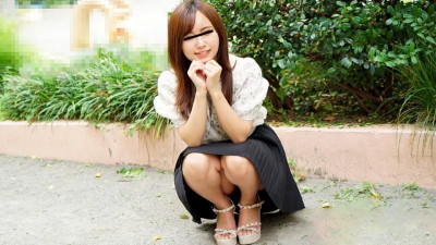 10musume-122323_01 만족하지 못하는 남자친구를 위한 비밀 AV촬영!  - - 면도된 보지와 복숭아 엉덩이를 가진 귀여운 소녀!