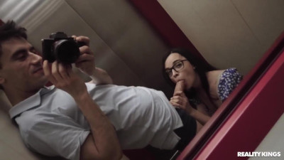Risky Public Sex With My Girlfriend