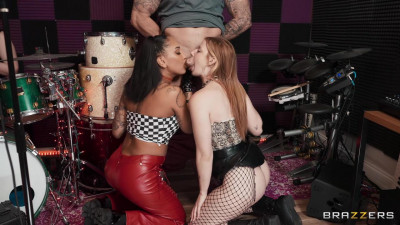 Rocker Pussy for the Jock’s Cock
